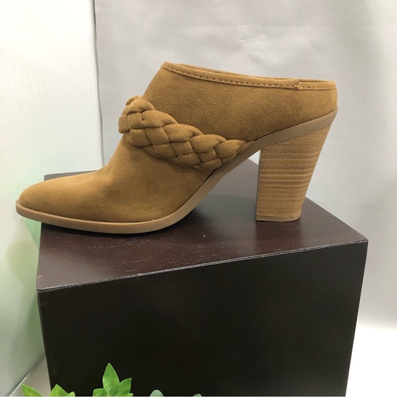 Universal Thread Avis heeled booties | Size 7.5 | Faux suede |Cognac color - Picture 4 of 11